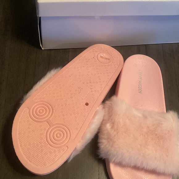 Steve Madden LT Pink Size 8 Slides - Picture 3 of 7